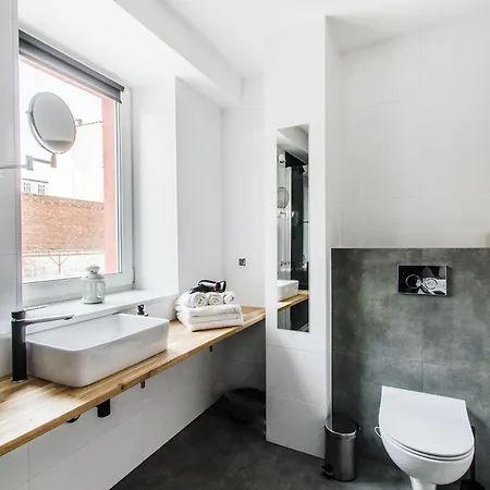 Beutiful Pearl In Tenement House In Center * Breslavia