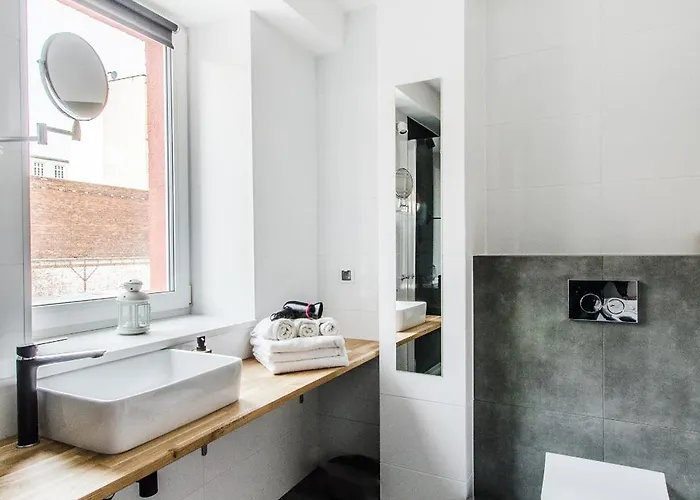 Beutiful Pearl In Tenement House In Center * Wroclaw