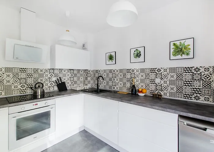 Beutiful Pearl In Tenement House In Center * Wroclaw